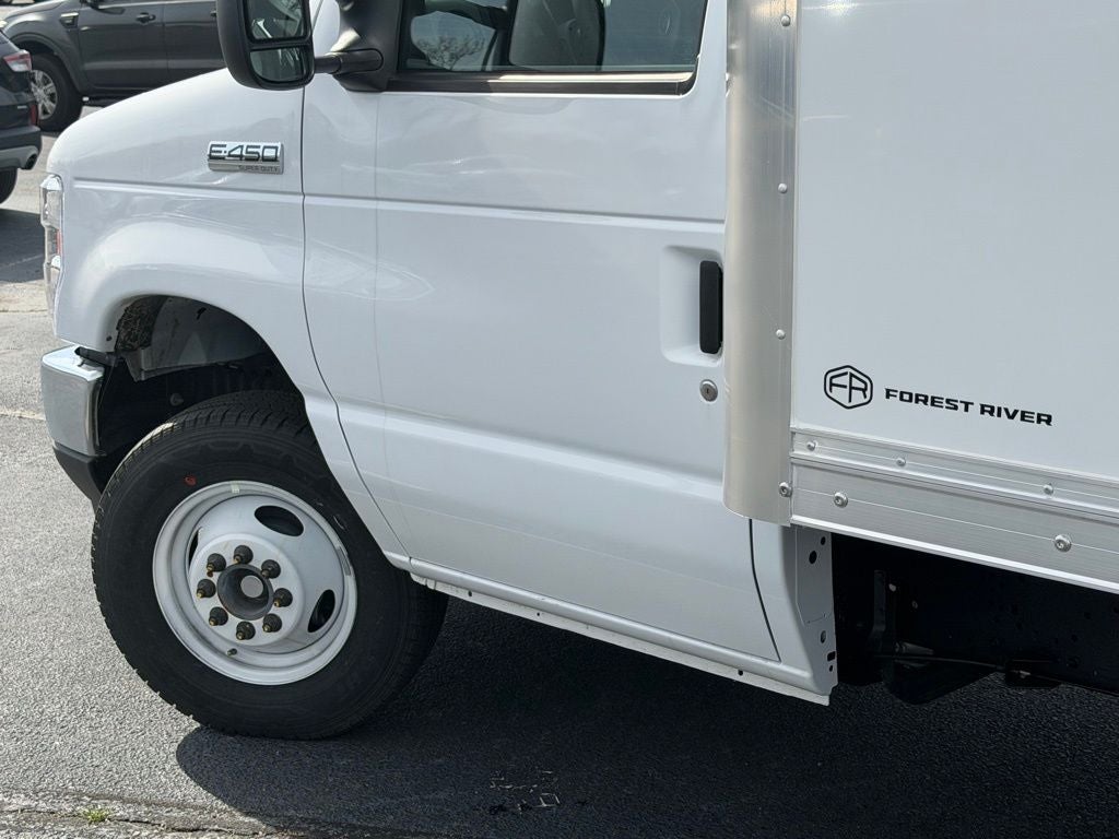 2026 Ford E-450SD Base