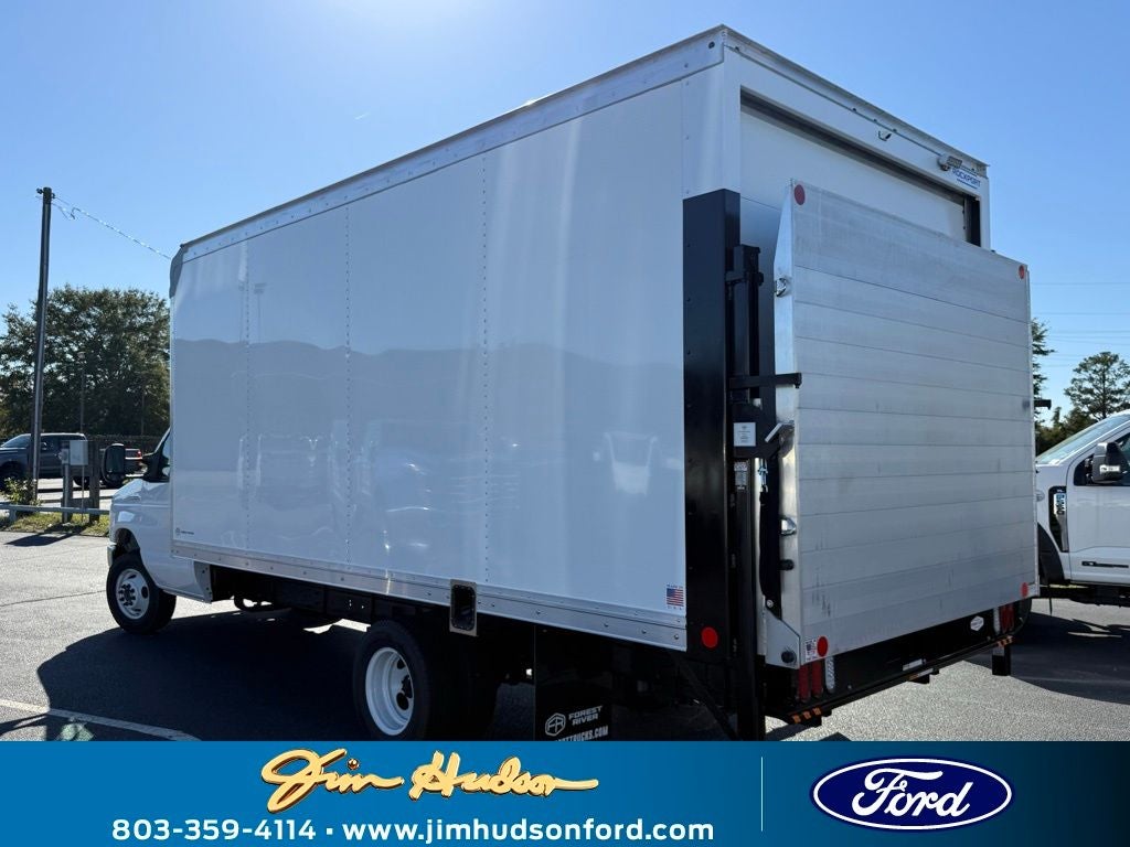 2026 Ford E-450SD Base