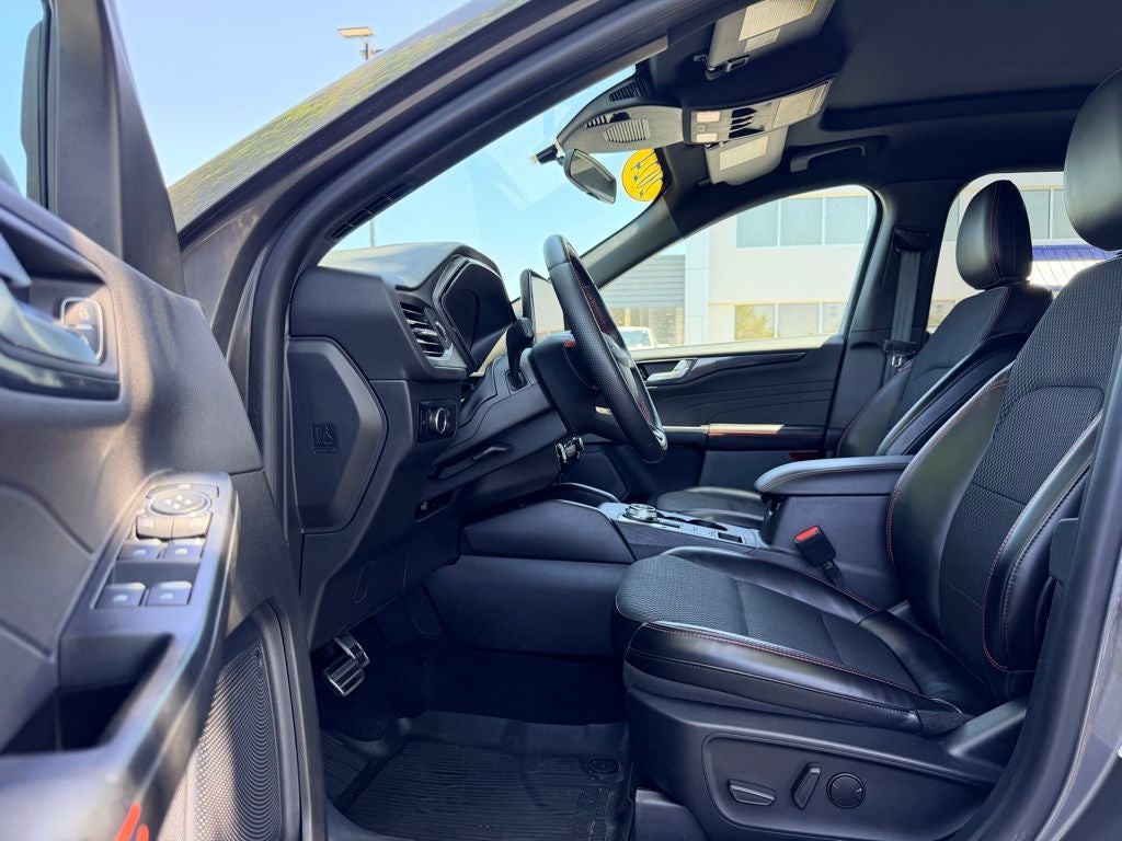 2024 Ford Escape ST-Line CERTIFIED PANO ROOF TECH PACKAGE HEATED SEATS