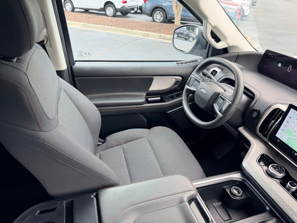 2025 Ford Expedition Max Active GOLD CERTIFIED NAVI 3RD ROW SEATING
