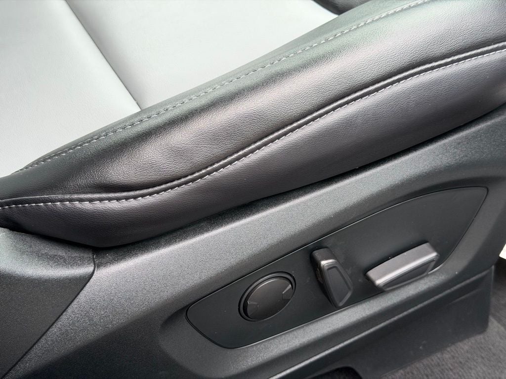 2023 Ford Explorer XLT CERTIFIED SPORT PACKAGE