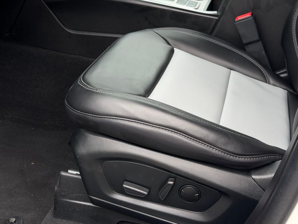 2023 Ford Explorer XLT CERTIFIED SPORT PACKAGE