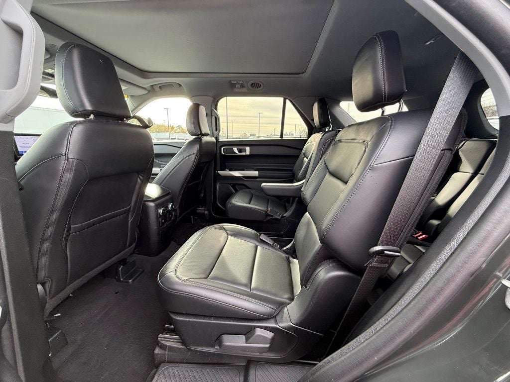 2023 Ford Explorer XLT CERTIFIED PANO ROOF HEATED SEATS