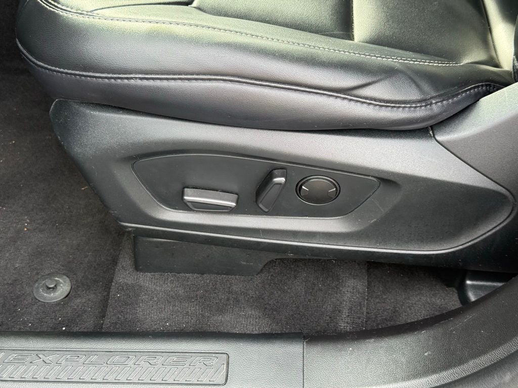 2023 Ford Explorer XLT CERTIFIED PANO ROOF HEATED SEATS