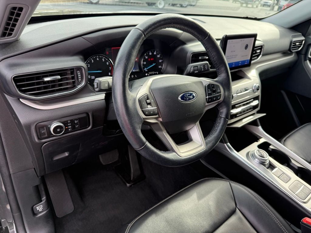 2023 Ford Explorer XLT CERTIFIED PANO ROOF HEATED SEATS