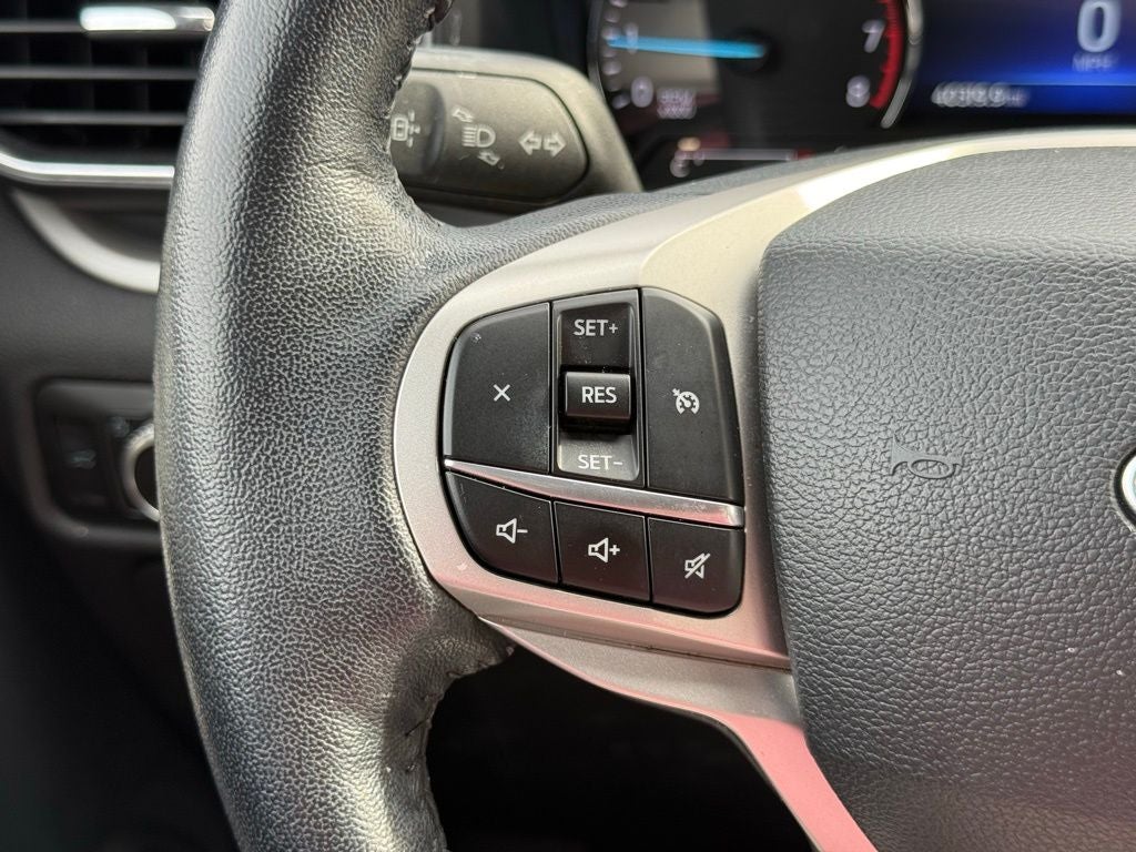 2023 Ford Explorer XLT CERTIFIED PANO ROOF HEATED SEATS