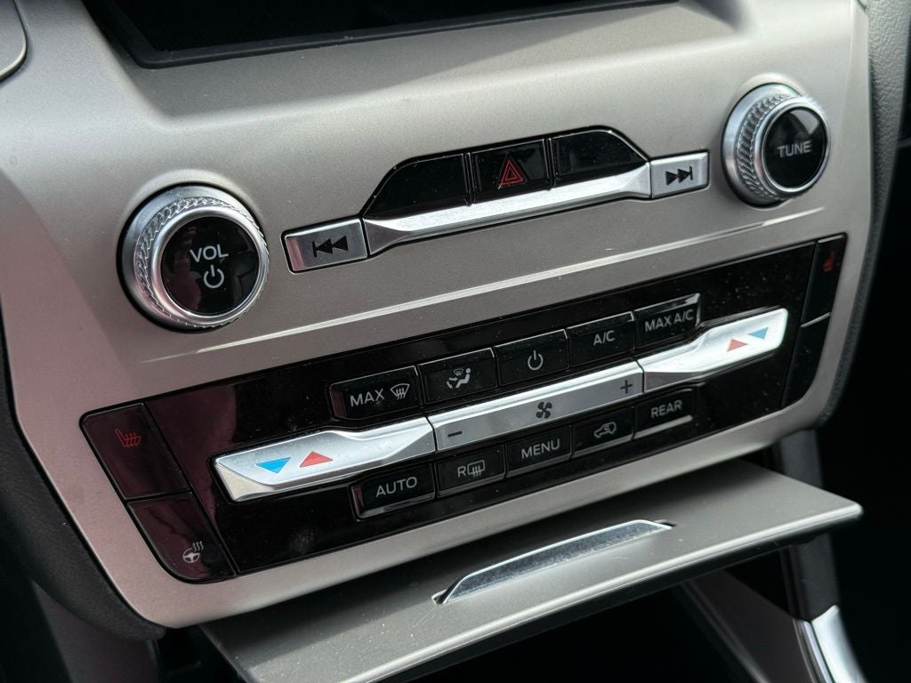 2023 Ford Explorer XLT CERTIFIED PANO ROOF HEATED SEATS