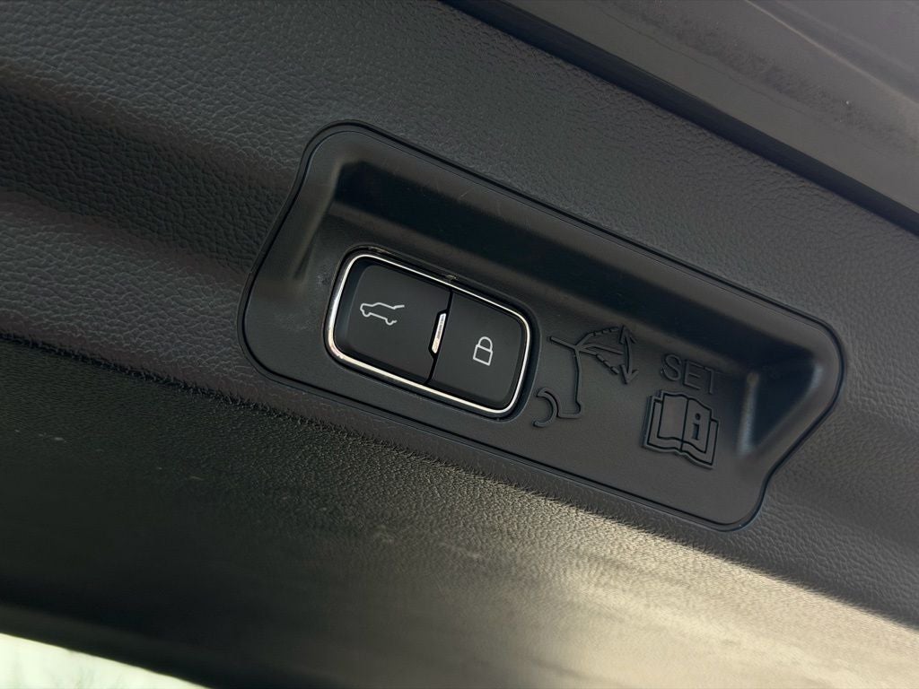 2023 Ford Explorer XLT GOLD CERTIFIED