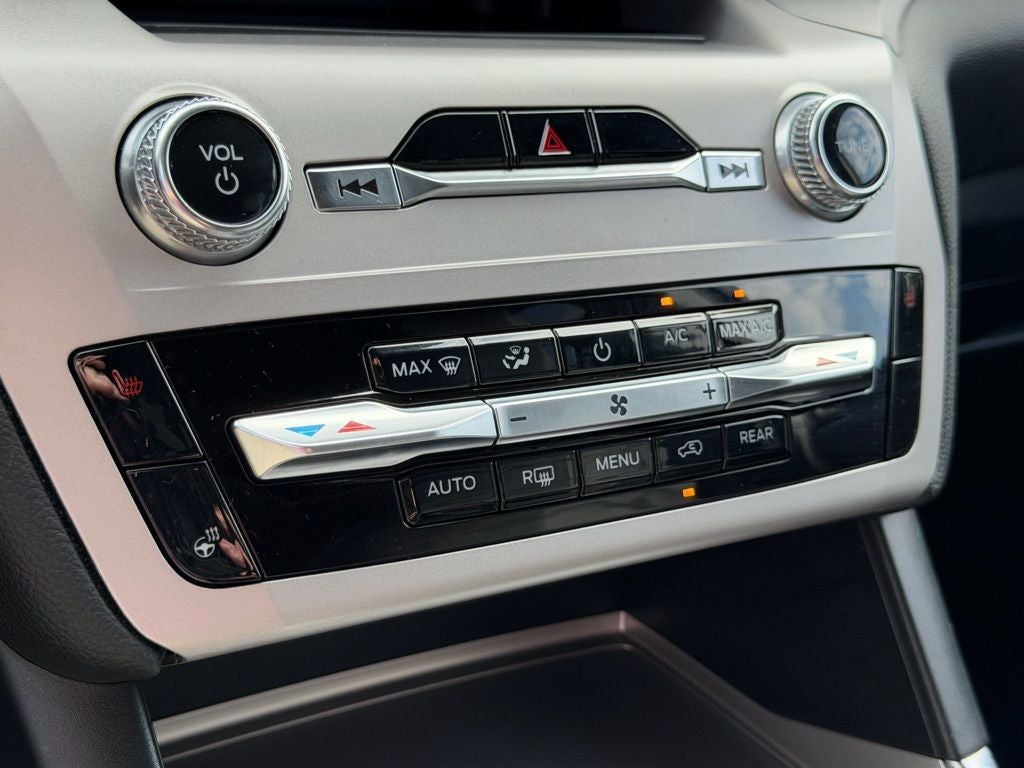 2023 Ford Explorer XLT GOLD CERTIFIED