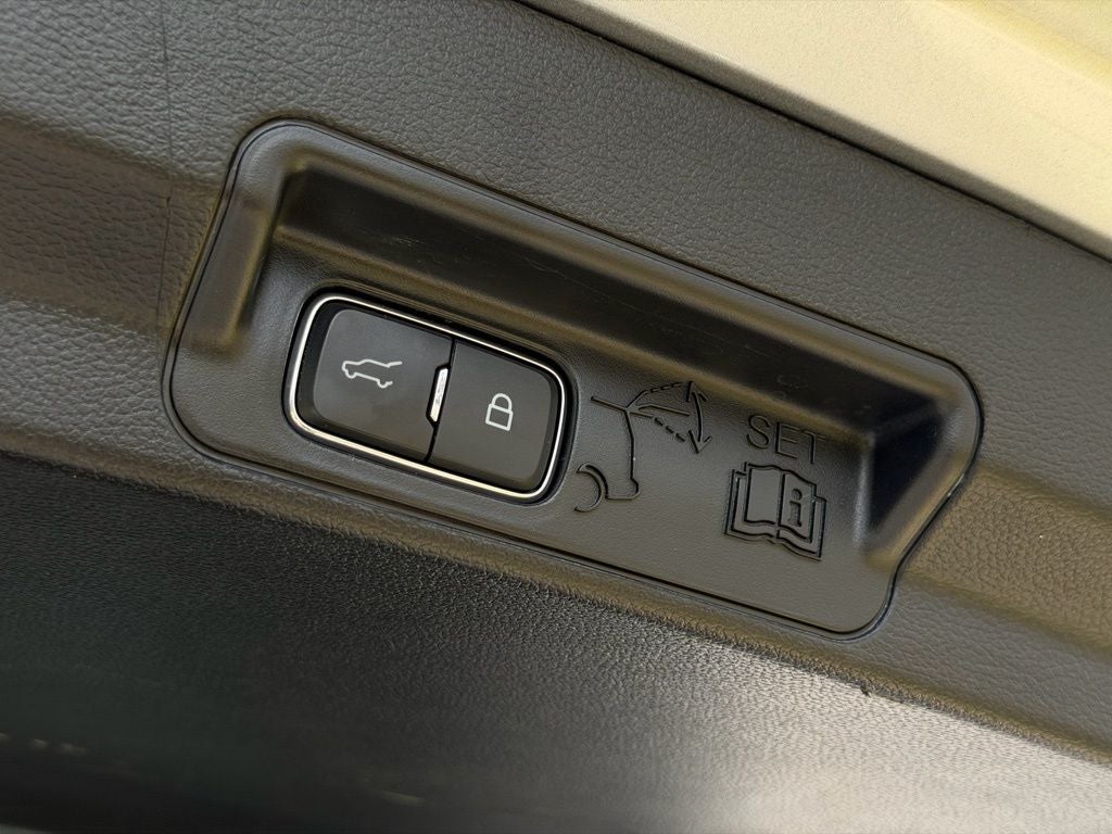 2022 Ford Explorer XLT GOLD CERTIFIED 3RD ROW SEATING