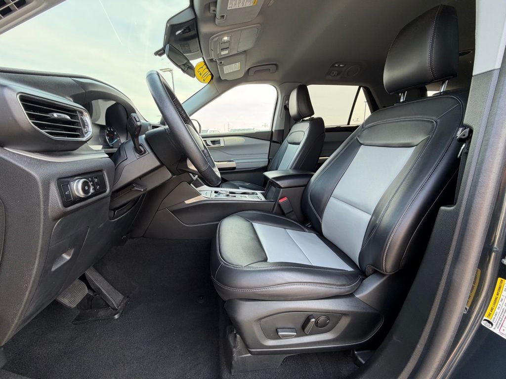 2023 Ford Explorer XLT GOLD CERTIFIED 2ND ROW BUCKETS