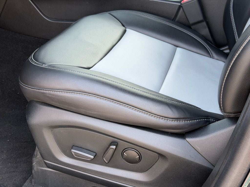 2023 Ford Explorer XLT GOLD CERTIFIED 2ND ROW BUCKETS