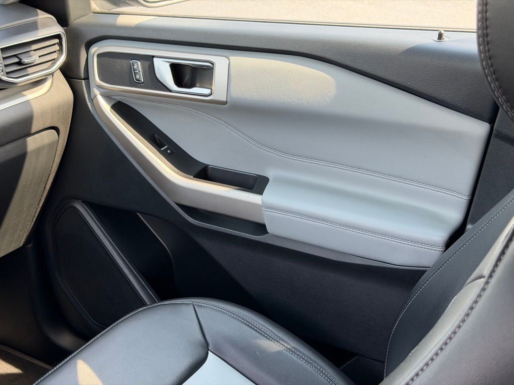 2023 Ford Explorer XLT GOLD CERTIFIED 2ND ROW BUCKETS