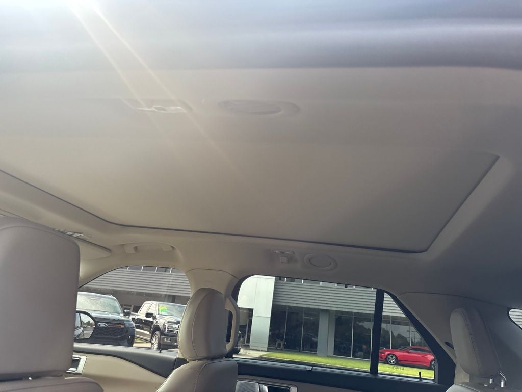 2024 Ford Explorer Limited CERTIFIED LOW MILES PANO ROOF TECH PACKAGE