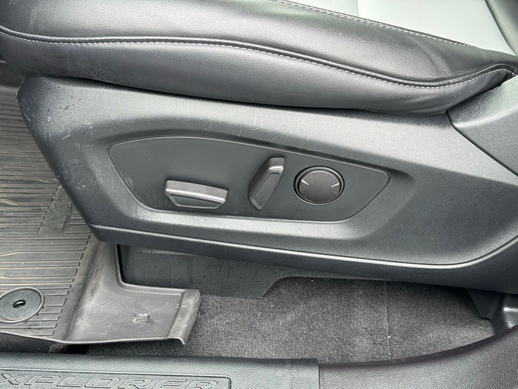 2022 Ford Explorer XLT CERTIFIED 2ND ROW BUCKETS PANO ROOF NAVI