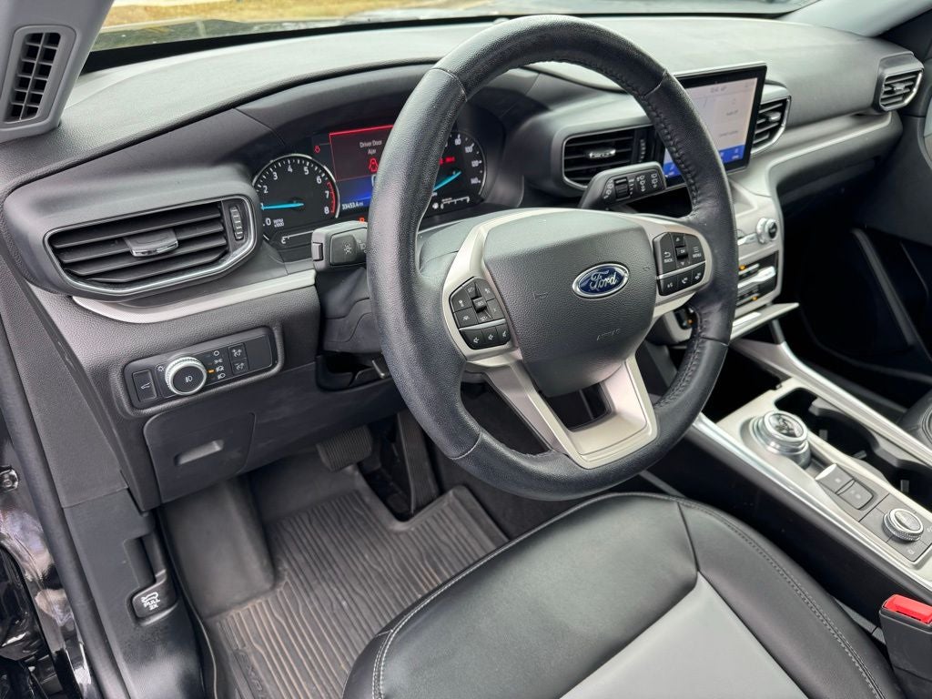 2022 Ford Explorer XLT CERTIFIED 2ND ROW BUCKETS PANO ROOF NAVI