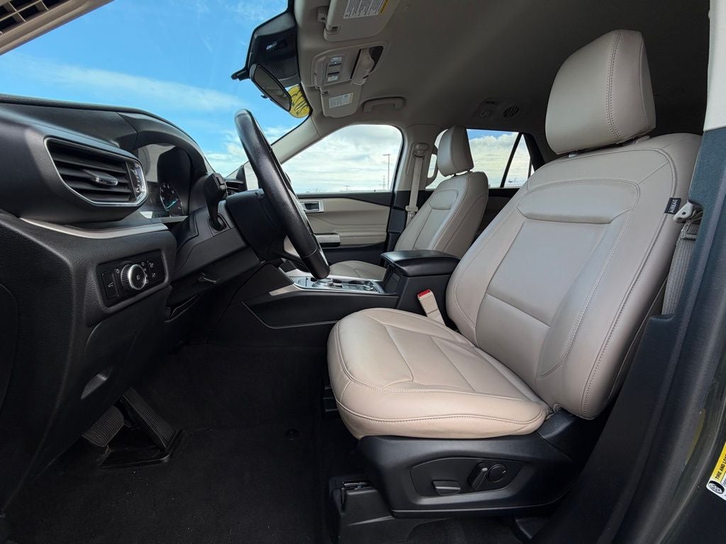 2023 Ford Explorer XLT CERTIFIED 2ND ROW BUCKETS