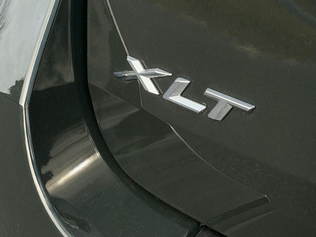 2023 Ford Explorer XLT CERTIFIED 2ND ROW BUCKETS