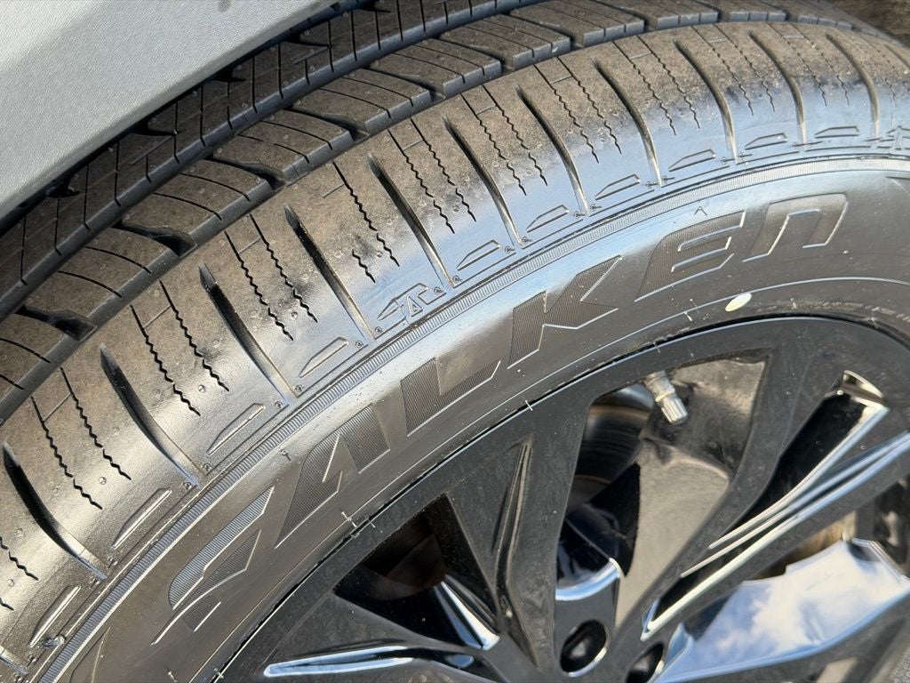 2023 Ford Explorer XLT CERTIFIED 2ND ROW BUCKETS