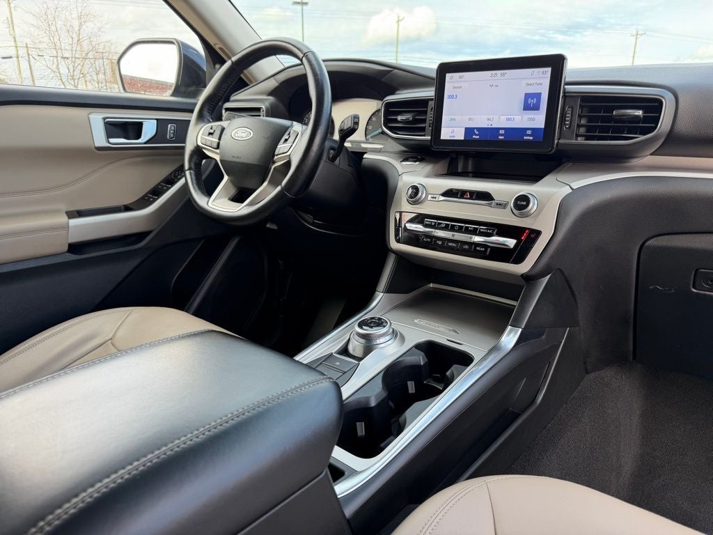 2023 Ford Explorer XLT CERTIFIED 2ND ROW BUCKETS