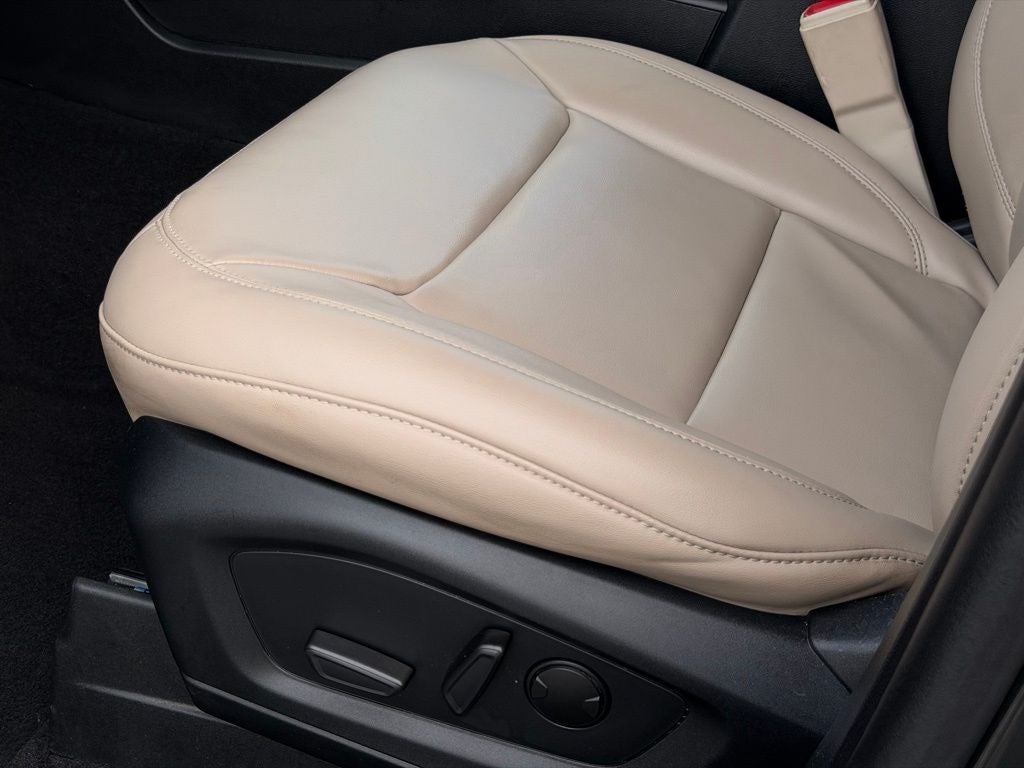 2023 Ford Explorer XLT CERTIFIED 2ND ROW BUCKETS