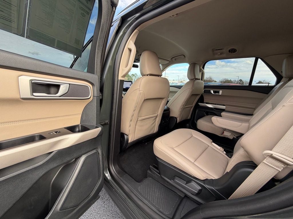 2023 Ford Explorer XLT CERTIFIED 2ND ROW BUCKETS