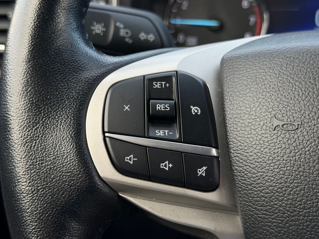 2023 Ford Explorer XLT CERTIFIED 2ND ROW BUCKETS