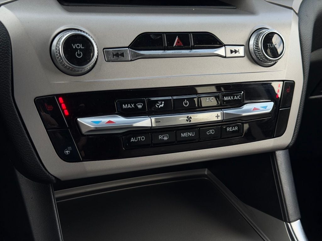 2023 Ford Explorer XLT CERTIFIED 2ND ROW BUCKETS