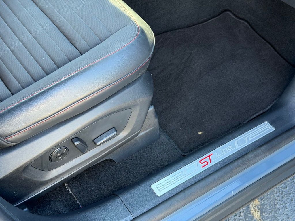 2025 Ford Explorer ST-Line GOLD CERTIFIED MASSAGING SEATS