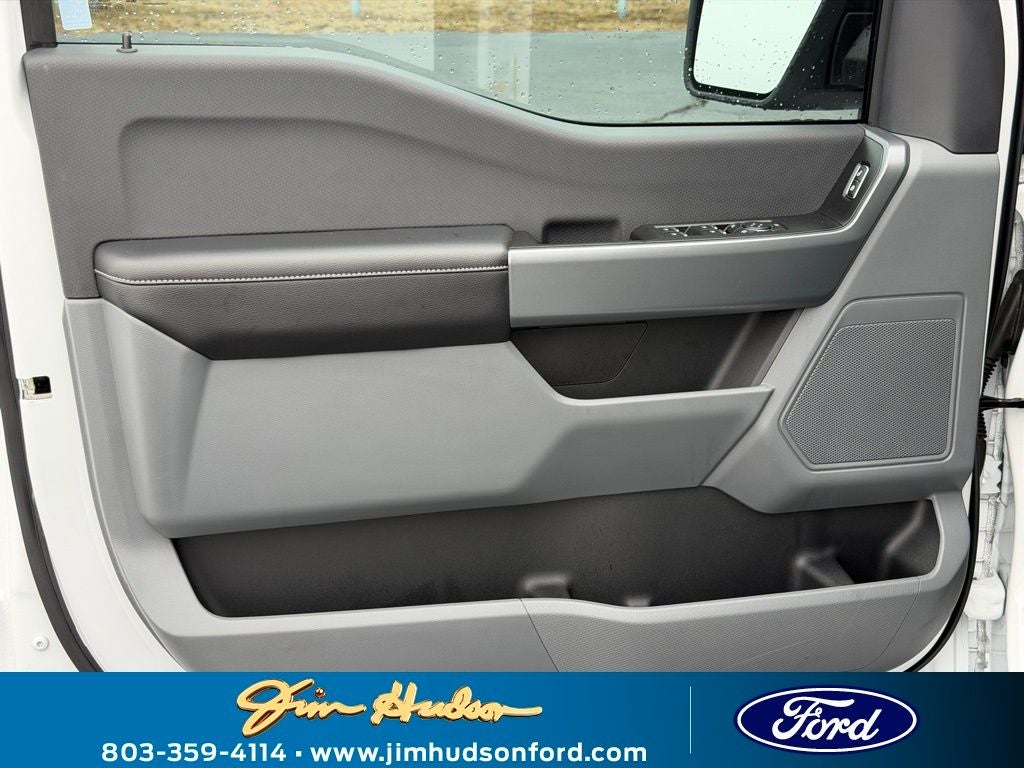 2025 Ford F-150 Lightning Pro