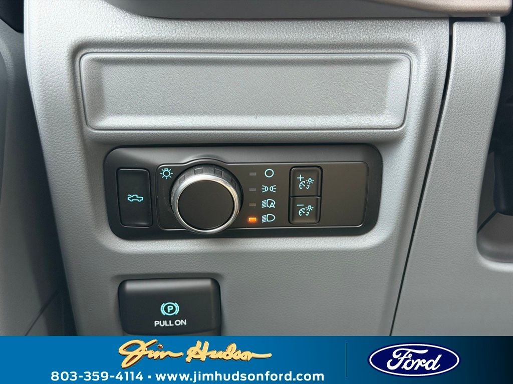 2025 Ford F-150 Lightning Pro