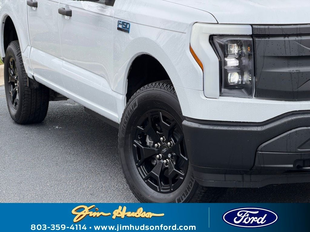 2025 Ford F-150 Lightning Pro