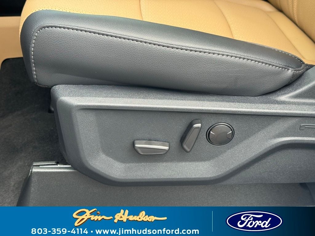 2025 Ford F-350SD Lariat