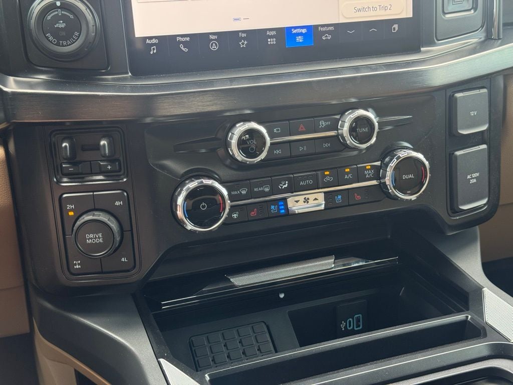 2025 Ford F-350SD Lariat