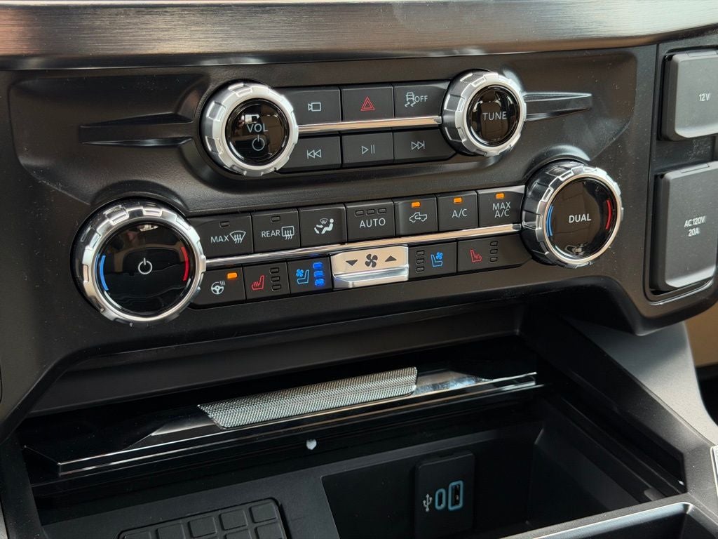 2025 Ford F-350SD Lariat