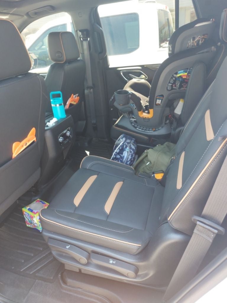 2023 GMC Yukon AT4 NAVI PANO ROOF 2ND ROW BUCKET SEATS