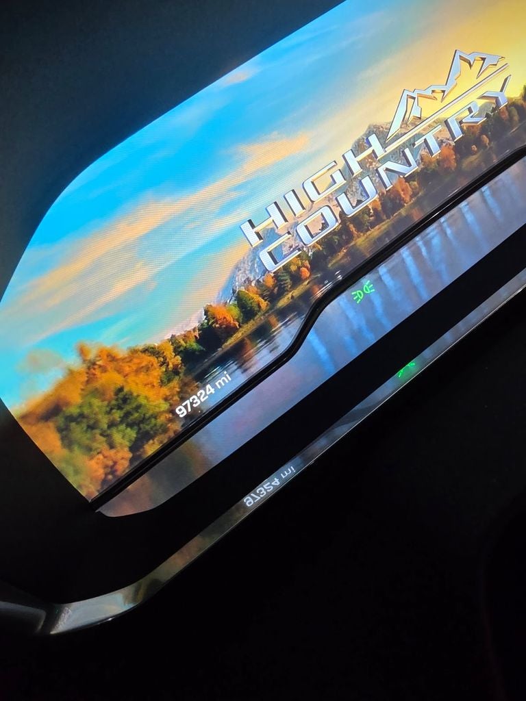 2022 Chevrolet Suburban High Country DELUXE PACKAGE