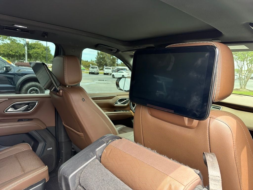 2022 Chevrolet Suburban High Country DELUXE PACKAGE