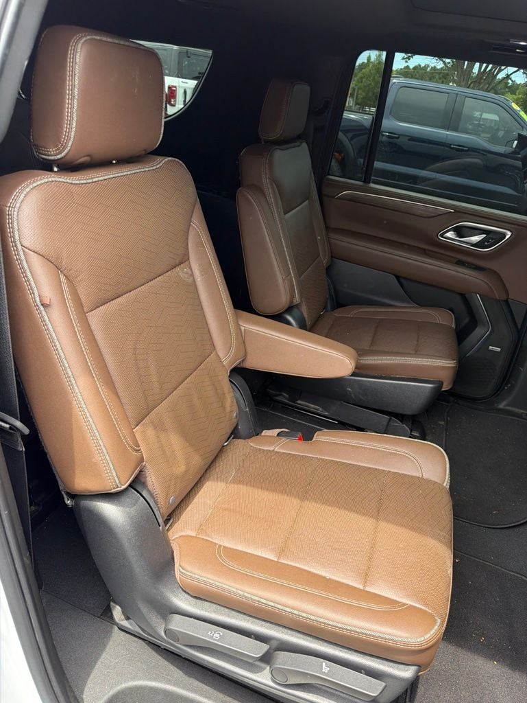2022 Chevrolet Suburban High Country DELUXE PACKAGE