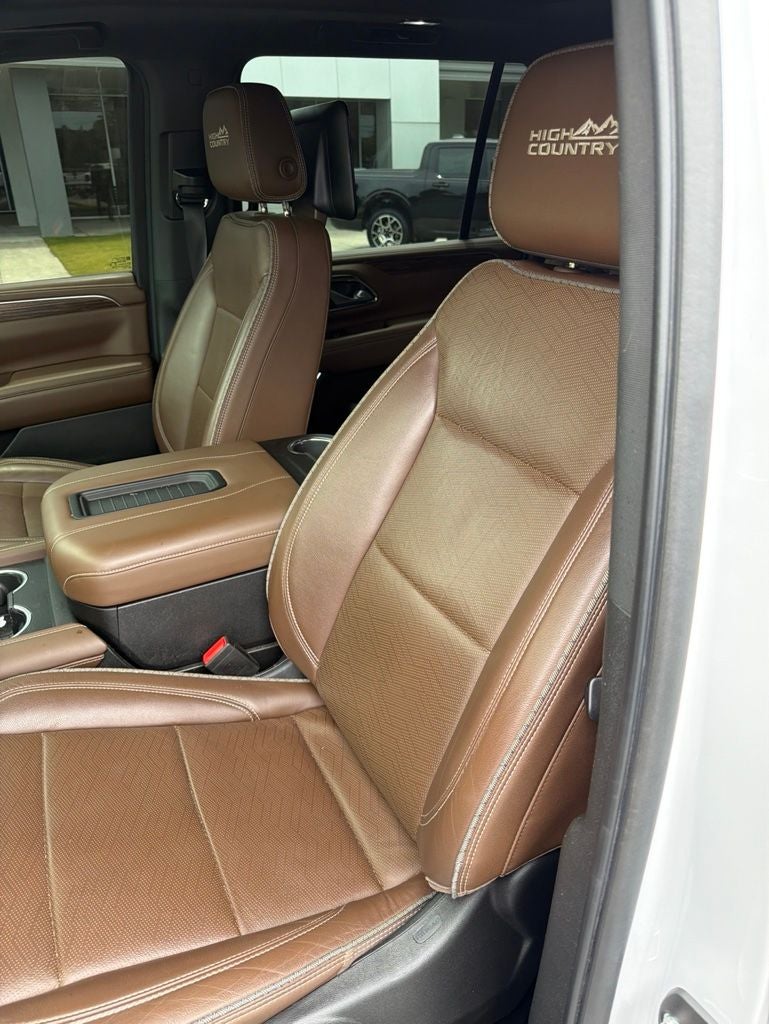 2022 Chevrolet Suburban High Country DELUXE PACKAGE