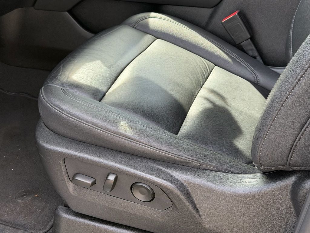 2024 Chevrolet Tahoe LT 2ND ROW BUCKETS