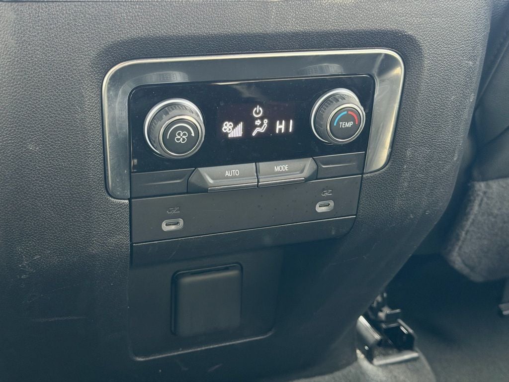 2024 Chevrolet Tahoe LT 2ND ROW BUCKETS