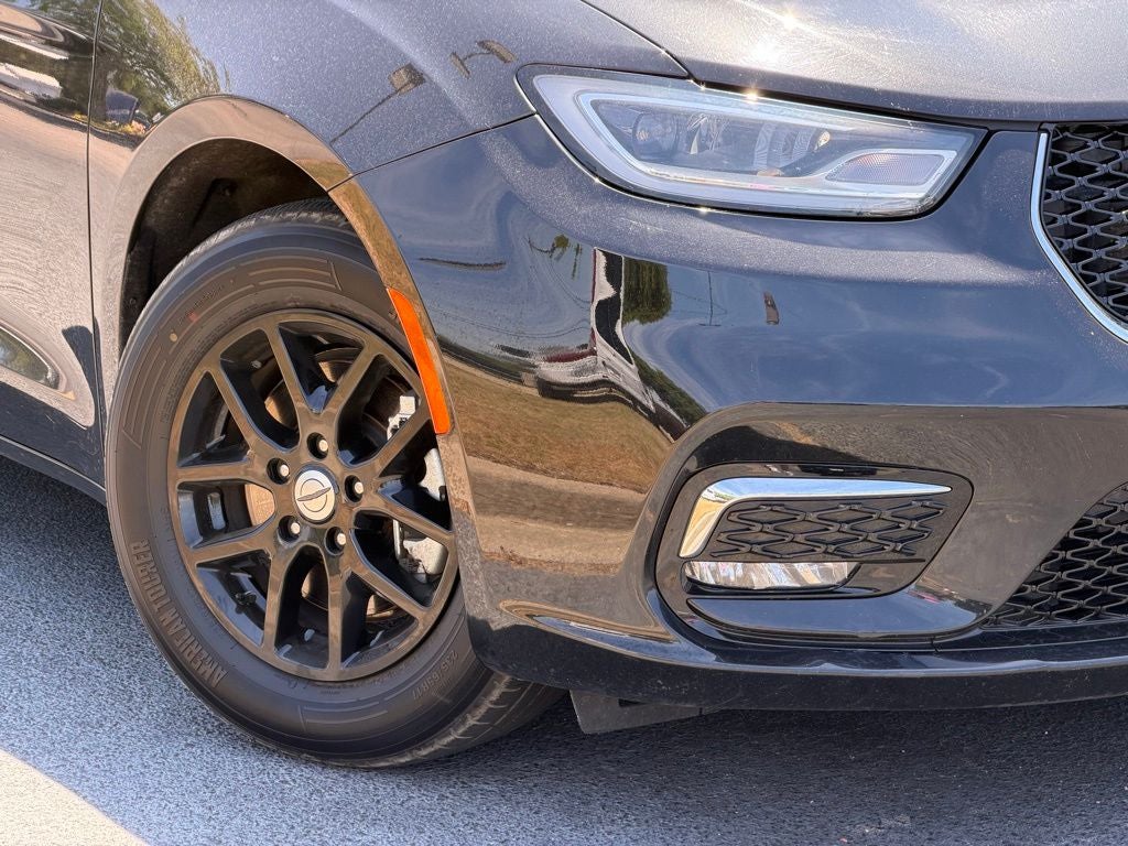 2023 Chrysler Pacifica Touring L FAMILY FUN!!!!