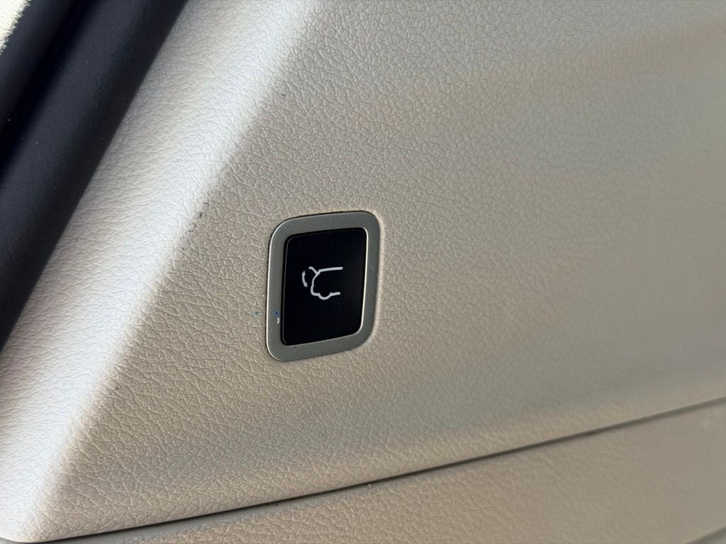 2023 Chrysler Pacifica Touring L FAMILY FUN!!!!