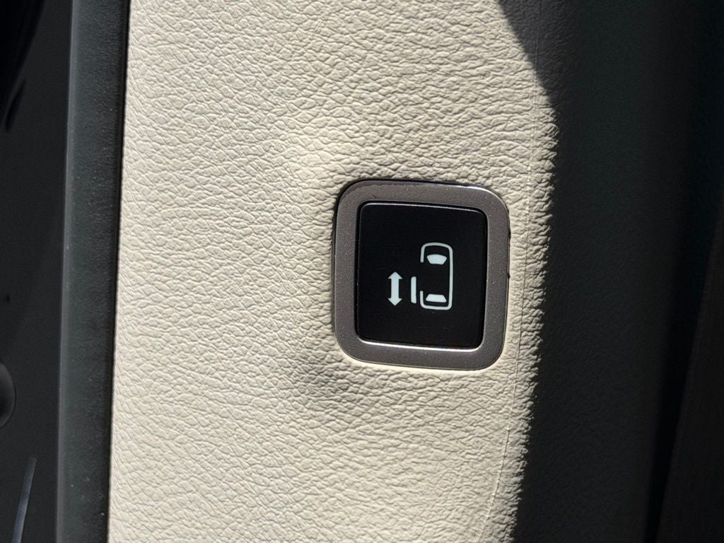 2023 Chrysler Pacifica Touring L FAMILY FUN!!!!