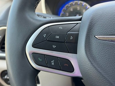 2023 Chrysler Pacifica Touring L FAMILY FUN!!!!