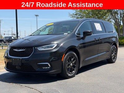 2023 Chrysler Pacifica Touring L FAMILY FUN!!!!