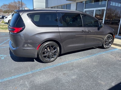 2021 Chrysler Pacifica Touring