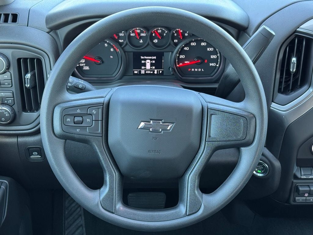 2025 Chevrolet Silverado 1500 Custom Trail Boss BLACKOUT PACKAGE