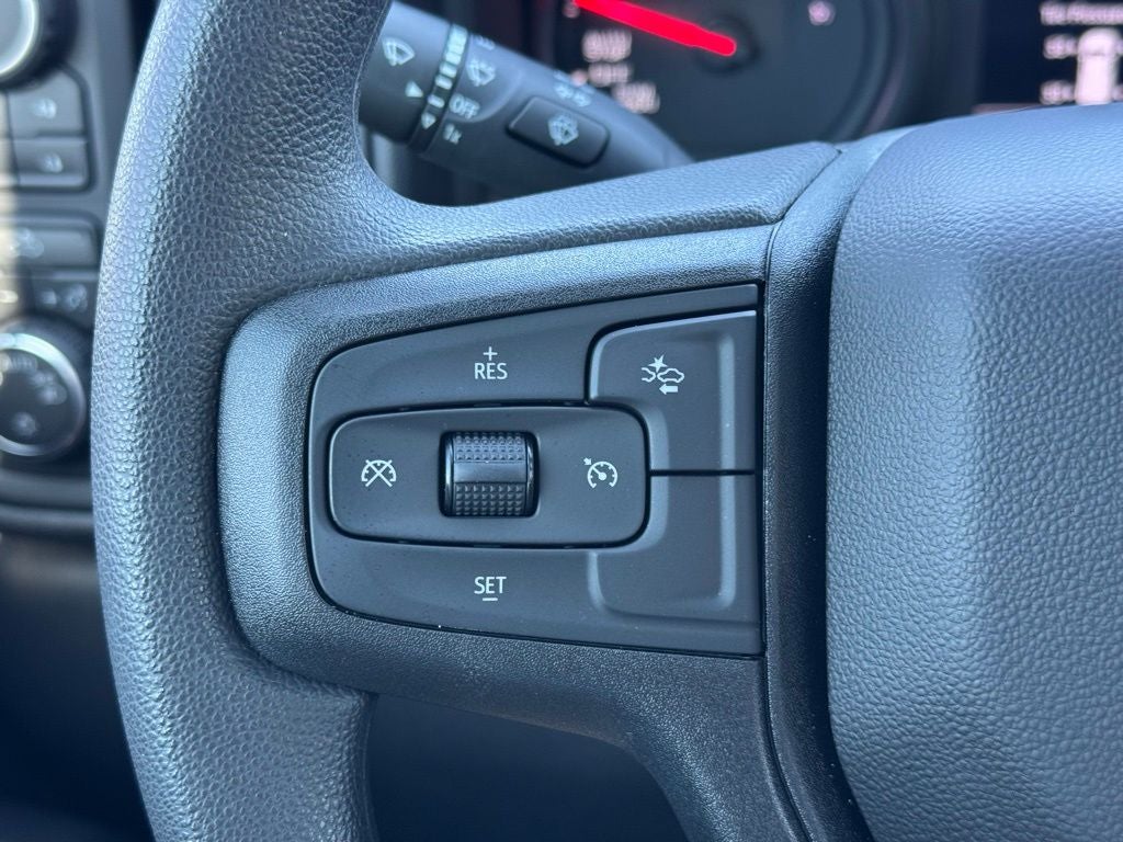 2025 Chevrolet Silverado 1500 Custom Trail Boss BLACKOUT PACKAGE